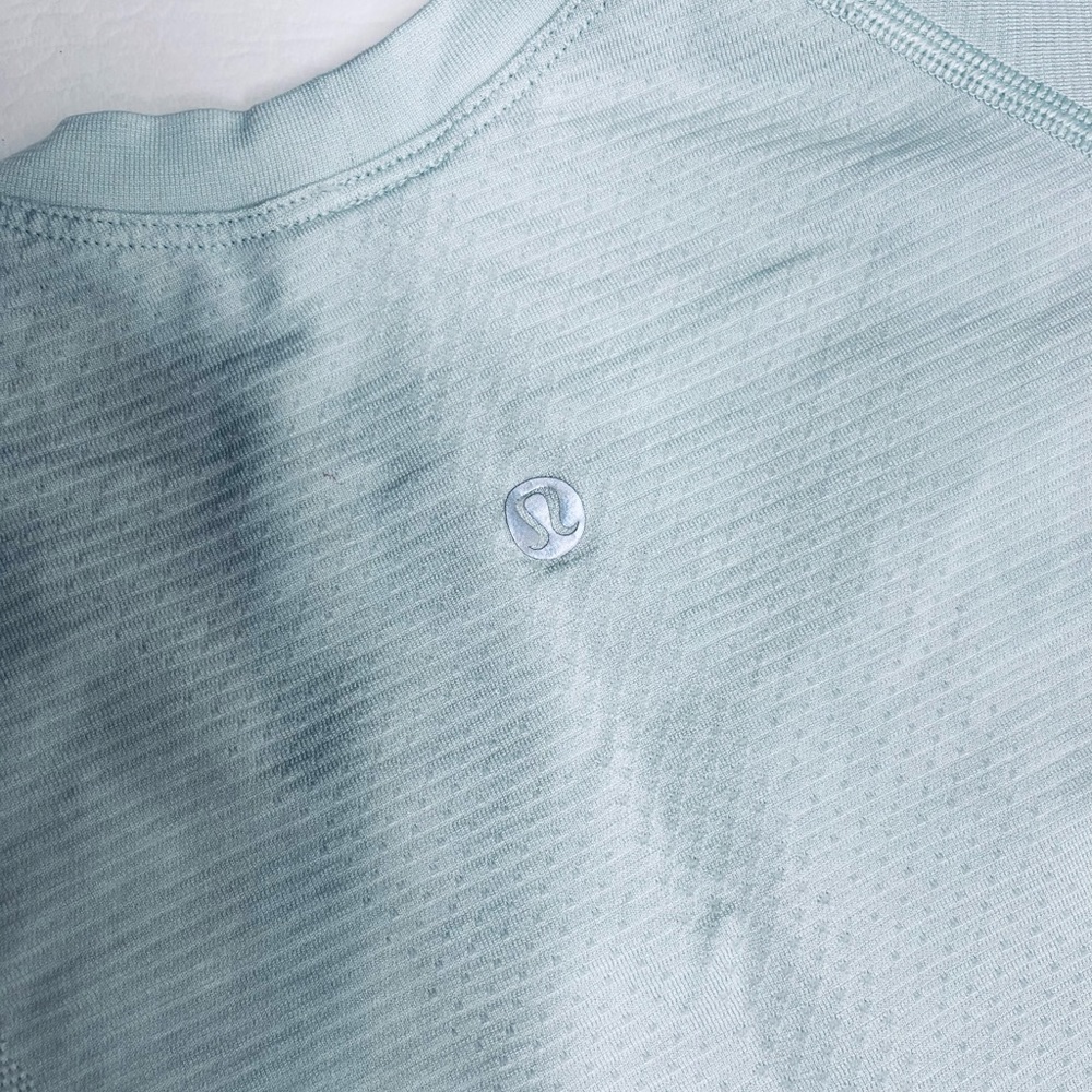 Lululemon womens crop top size 4-6 light green - Picture 3 of 5